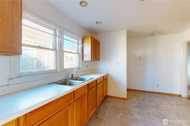 237 Emerson Avenue, Hoquiam, WA 98550