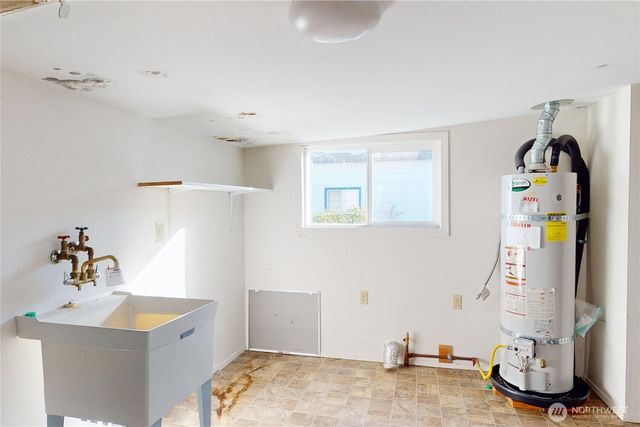 237 Emerson Avenue, Hoquiam, WA 98550