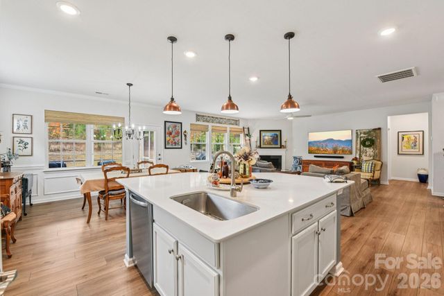 1328 Dali Boulevard, Mount Holly, NC 28120