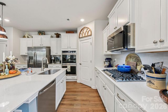 1328 Dali Boulevard, Mount Holly, NC 28120