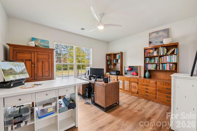 1328 Dali Boulevard, Mount Holly, NC 28120