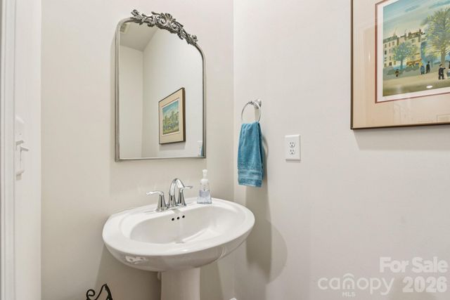 1328 Dali Boulevard, Mount Holly, NC 28120