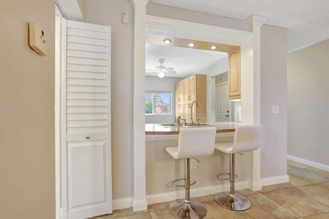 4040 Crystal Lake Dr 202, Deerfield Beach, FL 33064
