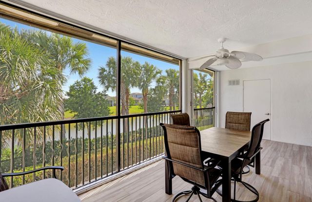 4040 Crystal Lake Dr 202, Deerfield Beach, FL 33064