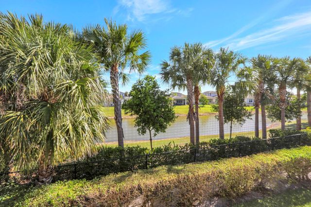 4040 Crystal Lake Dr 202, Deerfield Beach, FL 33064