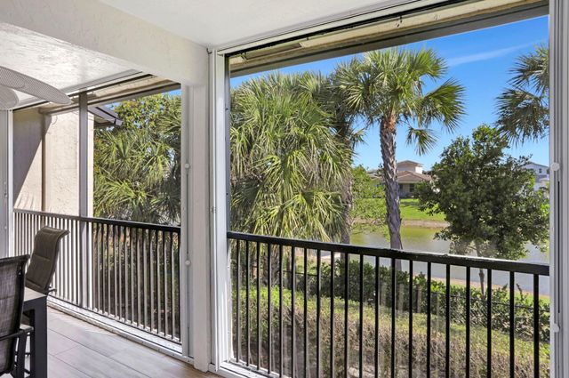 4040 Crystal Lake Dr 202, Deerfield Beach, FL 33064