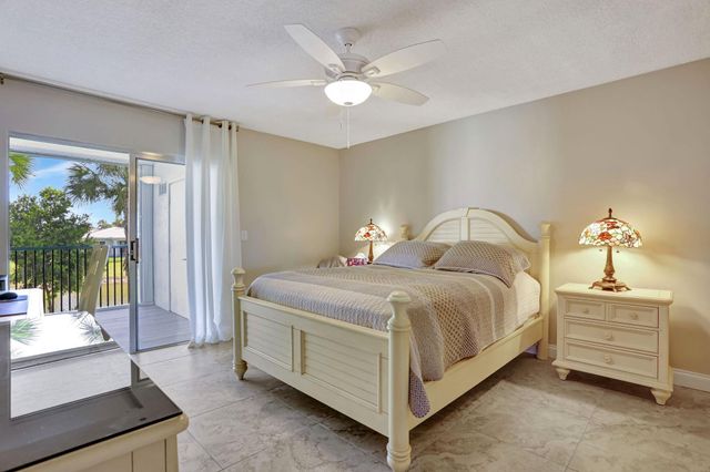 4040 Crystal Lake Dr 202, Deerfield Beach, FL 33064