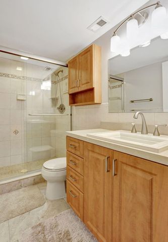 4040 Crystal Lake Dr 202, Deerfield Beach, FL 33064