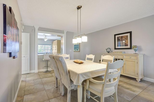 4040 Crystal Lake Dr 202, Deerfield Beach, FL 33064