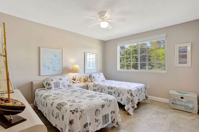4040 Crystal Lake Dr 202, Deerfield Beach, FL 33064