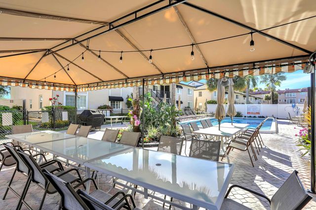 4040 Crystal Lake Dr 202, Deerfield Beach, FL 33064