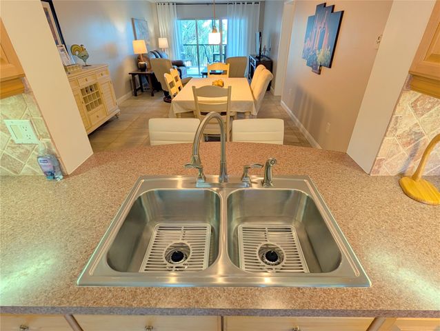 4040 Crystal Lake Dr 202, Deerfield Beach, FL 33064