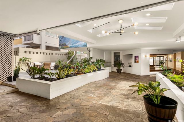 2463 Kuhio Avenue 1010, Honolulu, HI 96815