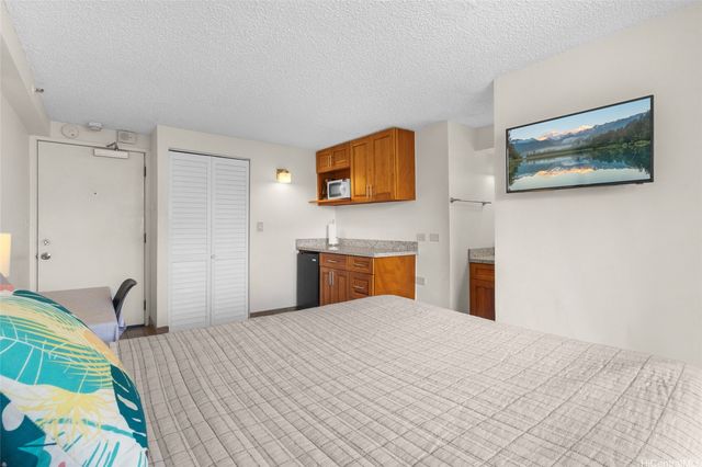 2463 Kuhio Avenue 1010, Honolulu, HI 96815