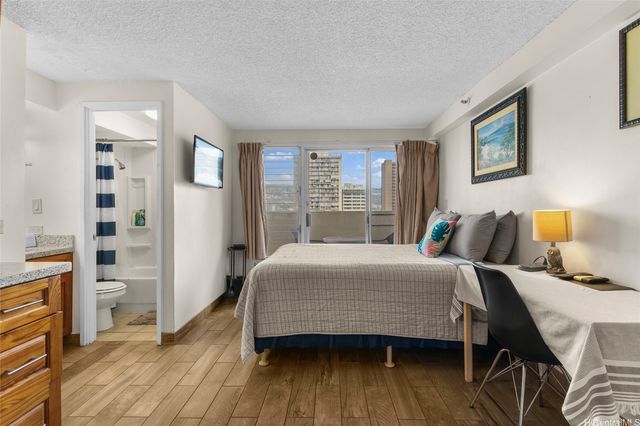 2463 Kuhio Avenue 1010, Honolulu, HI 96815