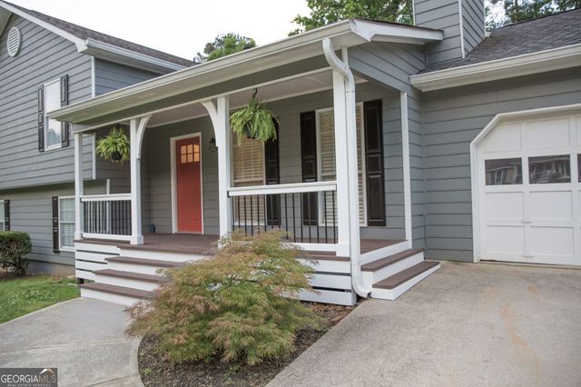 5270 Oaks Landing Court, Sugar Hill, GA 30518