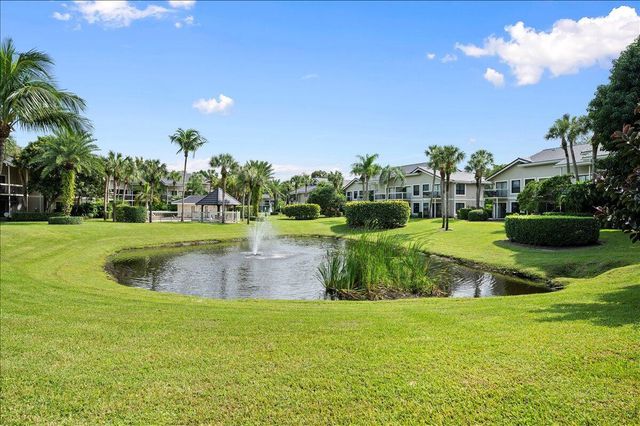 11863 Wimbledon Circle 542, Wellington, FL 33414