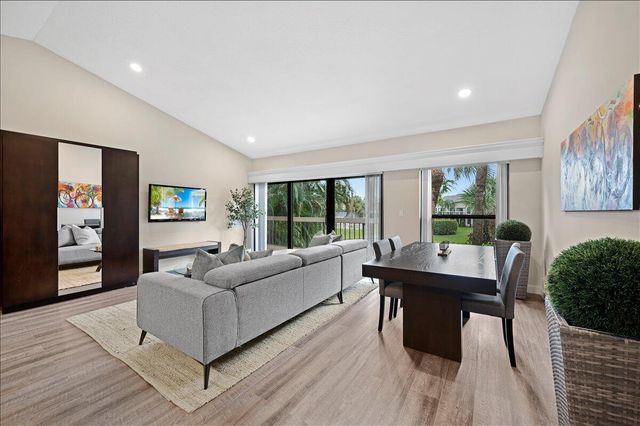 11863 Wimbledon Circle 542, Wellington, FL 33414