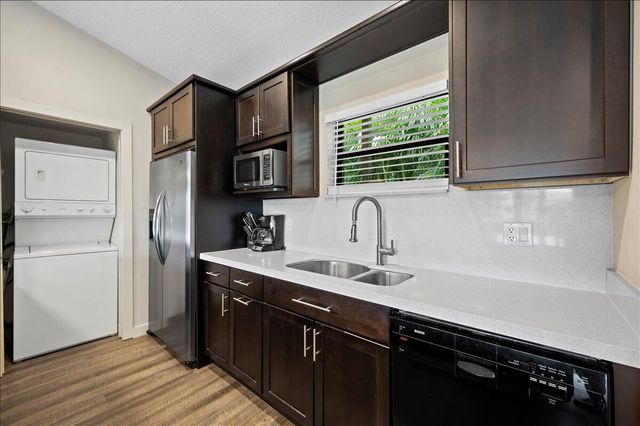 11863 Wimbledon Circle 542, Wellington, FL 33414