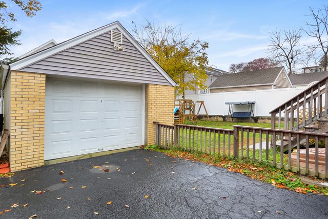 101 Soundview Avenue, Fairfield, CT 06825