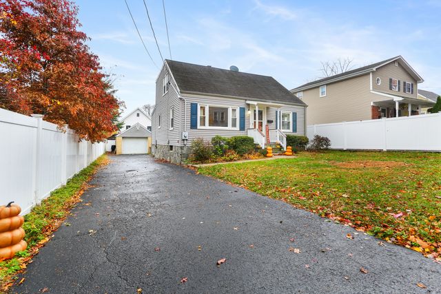 101 Soundview Avenue, Fairfield, CT 06825