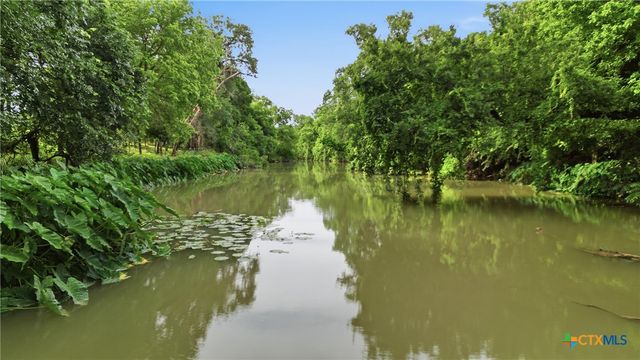 1301 Sea Willow Drive, Marion, TX 78124
