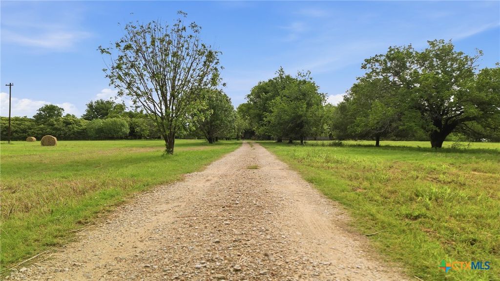 1301 Sea Willow Drive, Marion, TX 78124