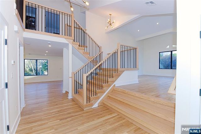 99 Old Hook Road, Closter, NJ 07624