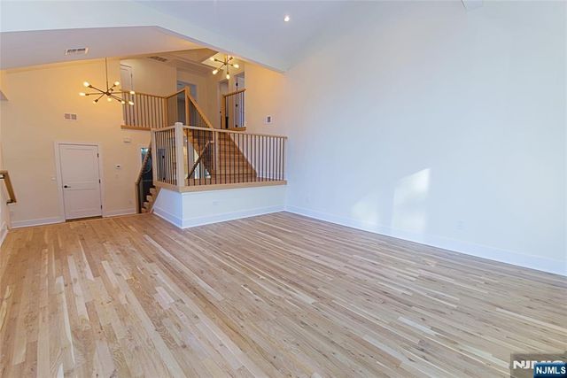 99 Old Hook Road, Closter, NJ 07624
