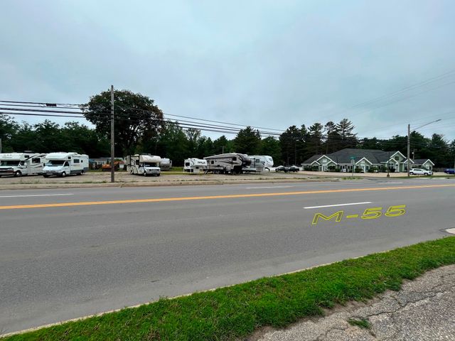 104 Burrill Drive, Houghton Lake, MI 48629