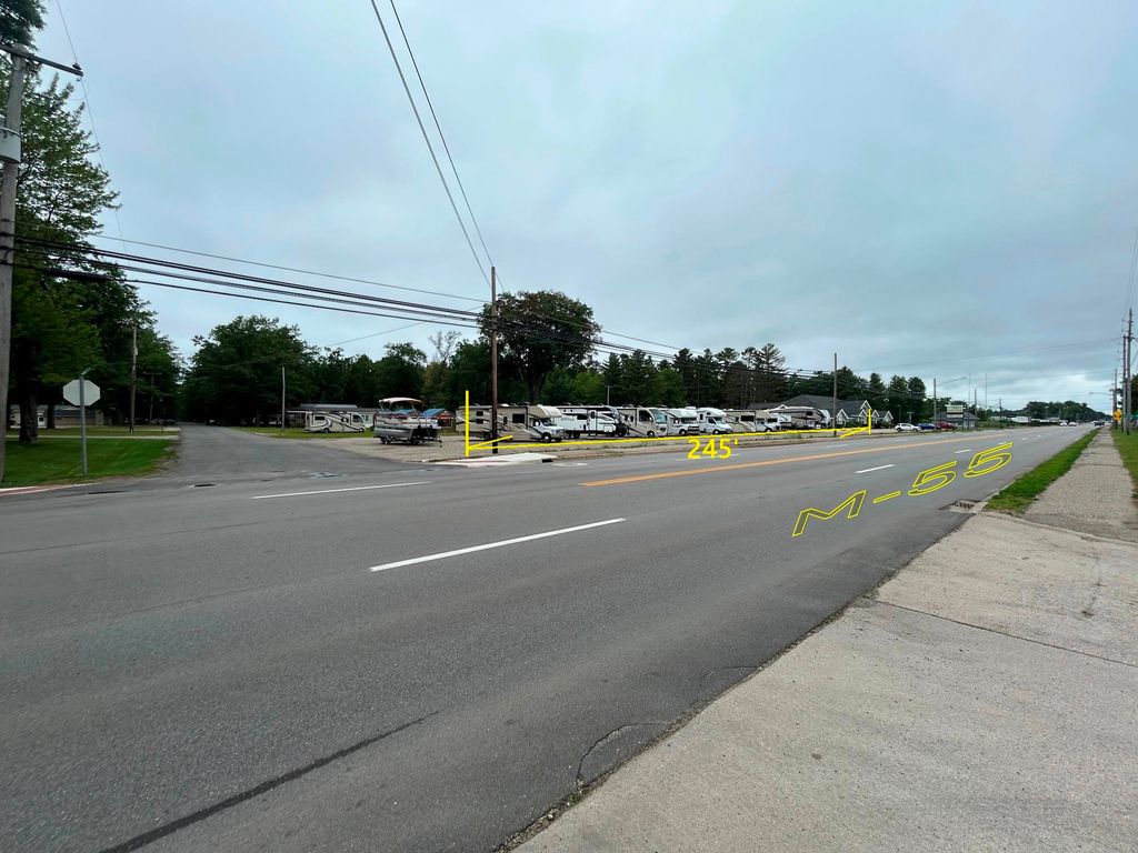 104 Burrill Drive, Houghton Lake, MI 48629