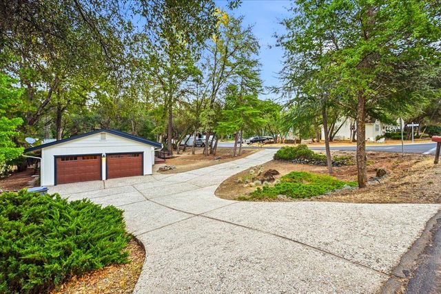 17854 Oriole Ct, Penn Valley, CA 95946