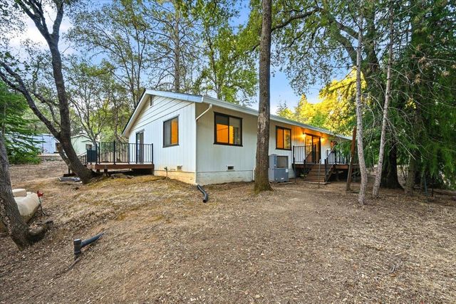 17854 Oriole Ct, Penn Valley, CA 95946