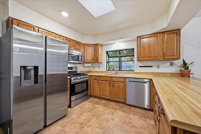 17854 Oriole Ct, Penn Valley, CA 95946
