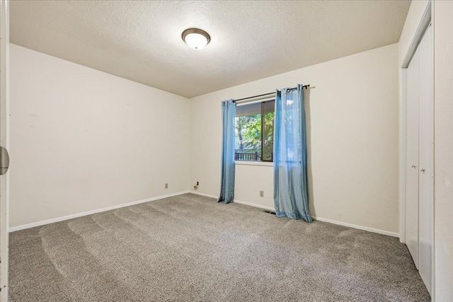 17854 Oriole Ct, Penn Valley, CA 95946