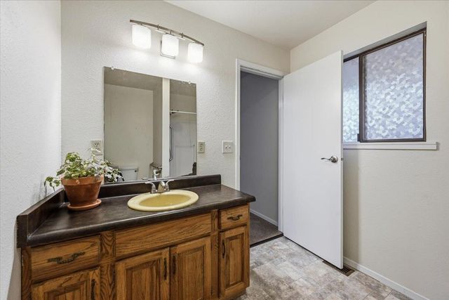 17854 Oriole Ct, Penn Valley, CA 95946