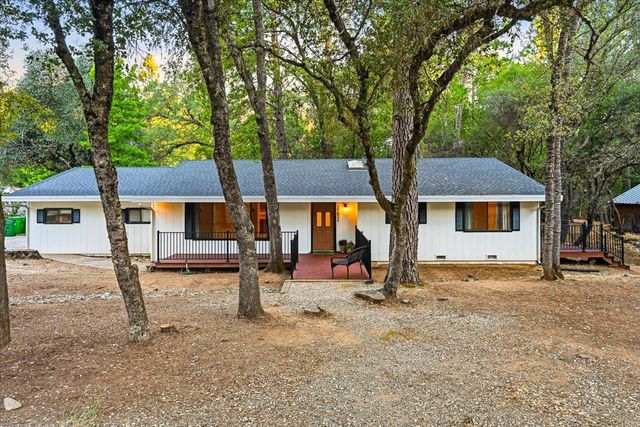 17854 Oriole Ct, Penn Valley, CA 95946