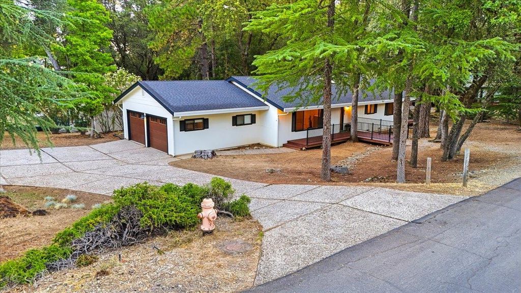 17854 Oriole Ct, Penn Valley, CA 95946