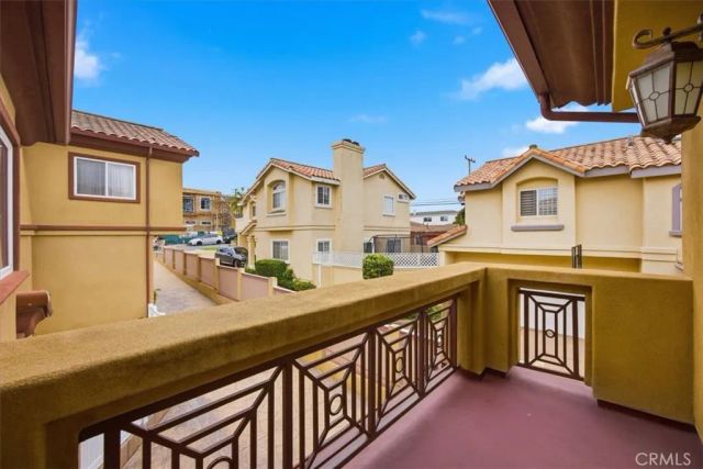 1805 Speyer Lane B, Redondo Beach, CA 90278
