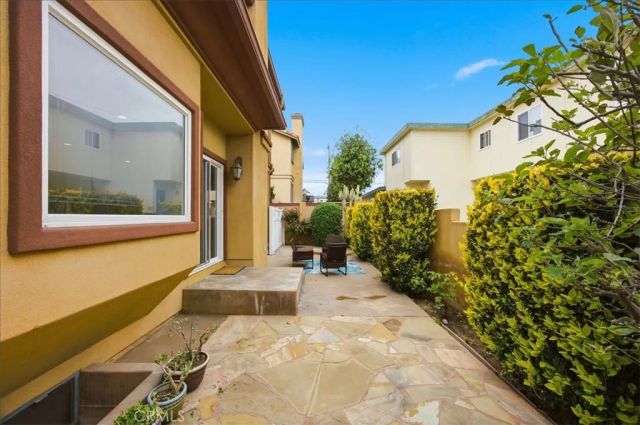 1805 Speyer Lane B, Redondo Beach, CA 90278