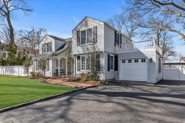 140 Cadman Avenue, Babylon, NY 11702