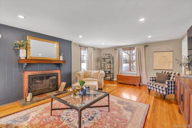 140 Cadman Avenue, Babylon, NY 11702