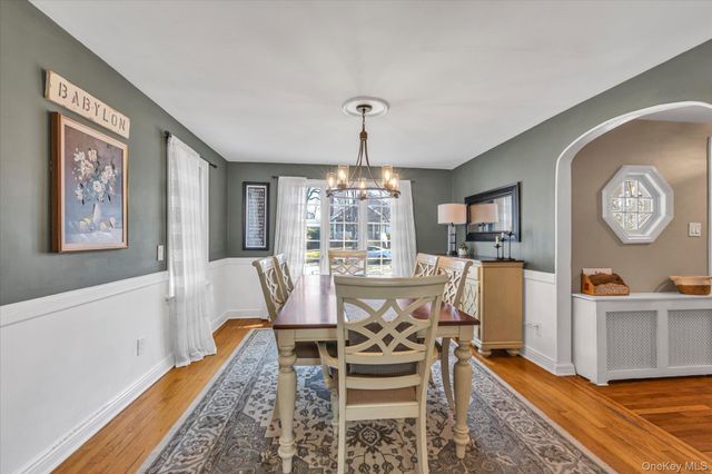 140 Cadman Avenue, Babylon, NY 11702