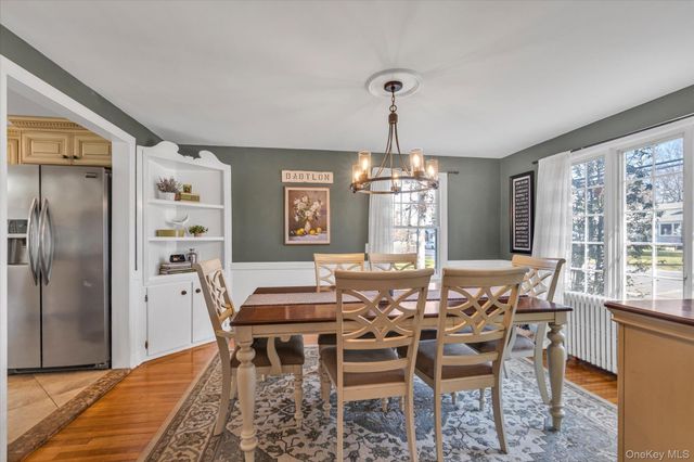 140 Cadman Avenue, Babylon, NY 11702