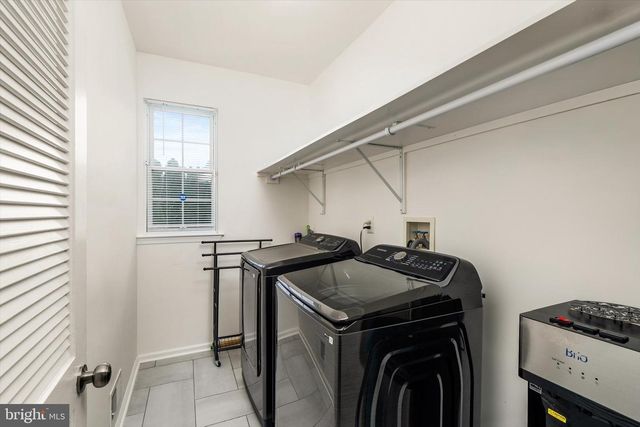 12 WENDOVER RD, East Windsor Twp, NJ 08520