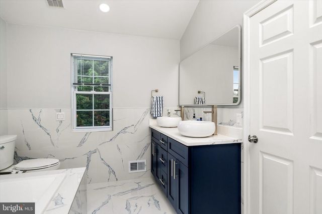 12 WENDOVER RD, East Windsor Twp, NJ 08520