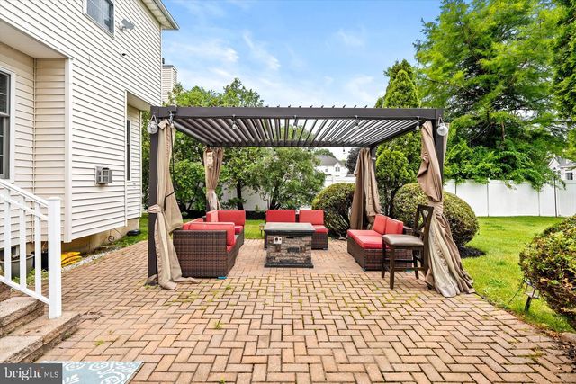 12 WENDOVER RD, East Windsor Twp, NJ 08520
