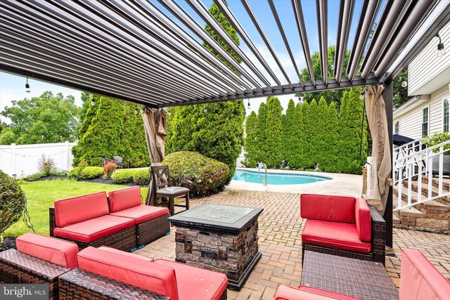 12 WENDOVER RD, East Windsor Twp, NJ 08520