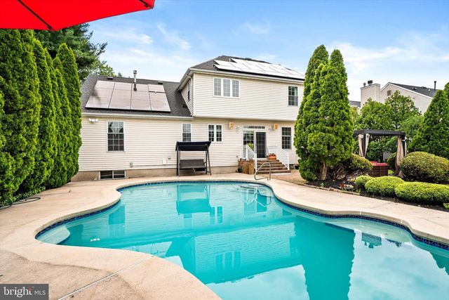 12 WENDOVER RD, East Windsor Twp, NJ 08520