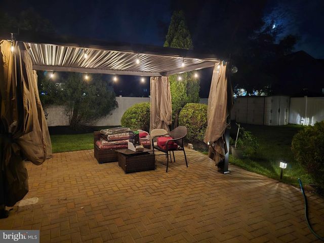 12 WENDOVER RD, East Windsor Twp, NJ 08520